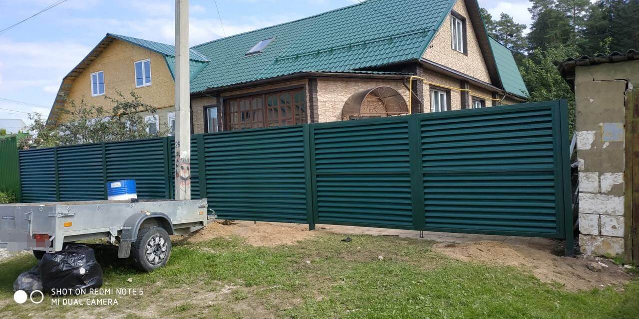 Забор-жалюзи с ламелями еврожалюзи ral6005/6005 Зеленый Мох 2-х сторонний фото1 в Тольятти