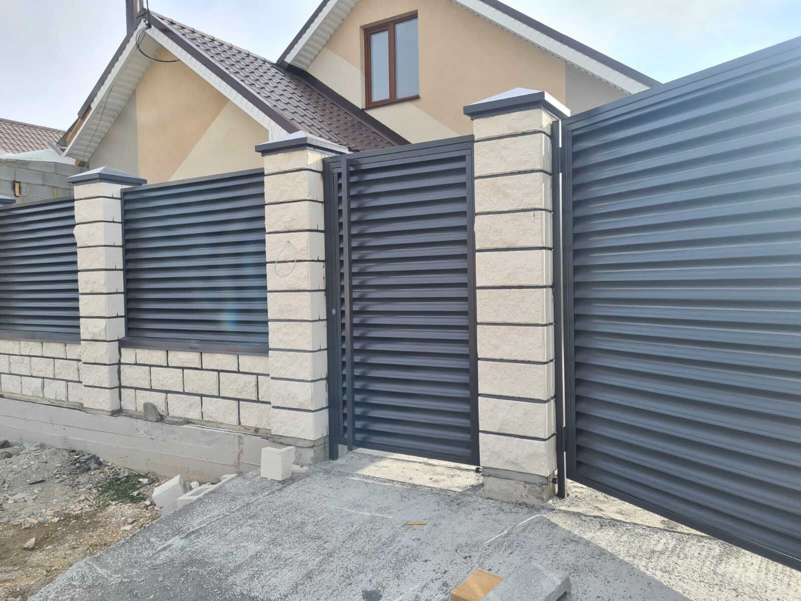 Забор из ламелей Еврожалюзи 38м RAL7024/7024 Серый Графит двусторонний фото 1 в Тольятти