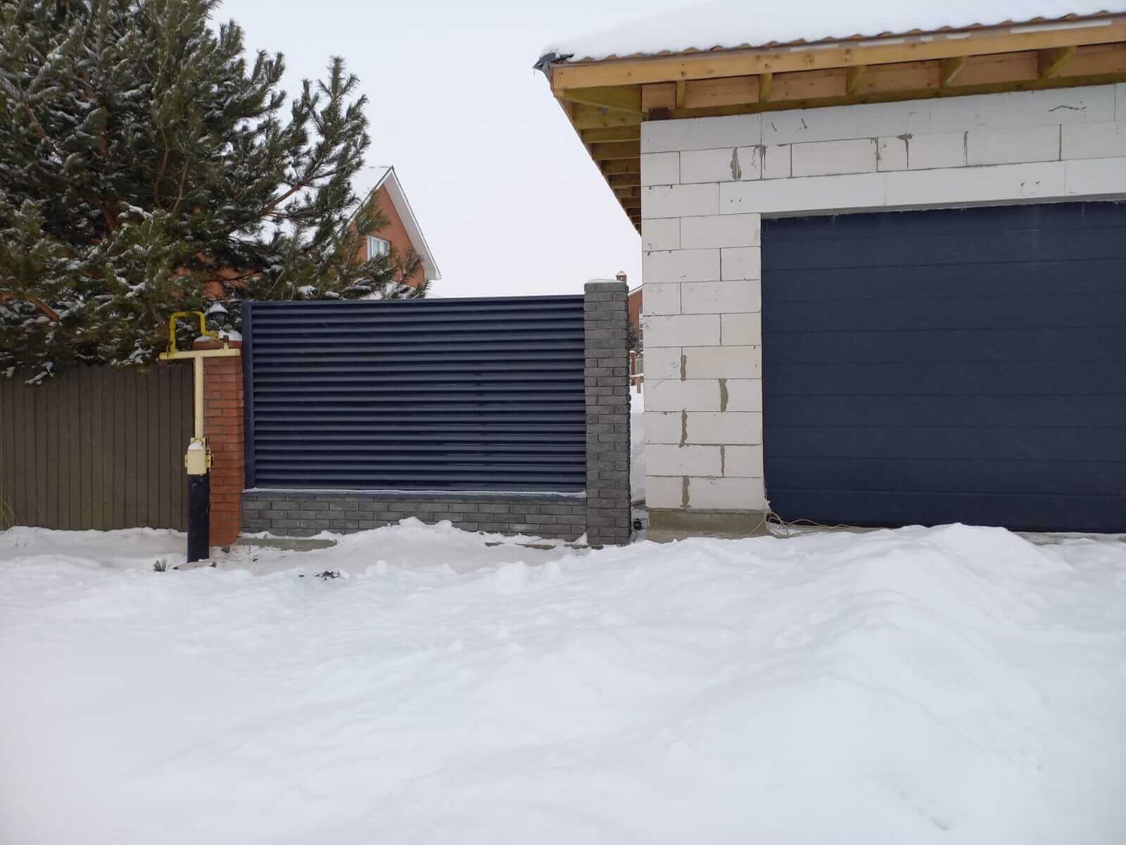 Забор из ламелей еврожалюзи 41м RAL7024/7024 Серый Графит двусторонний фото 1 в Тольятти
