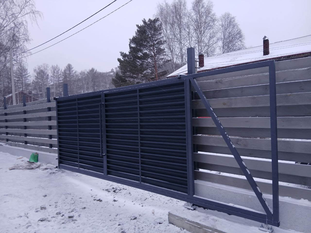 Входная группа из ламелей Хай-Тек RAL7024/7024 Серый Графит двусторонний МАТТЕ фото 4 в Тольятти