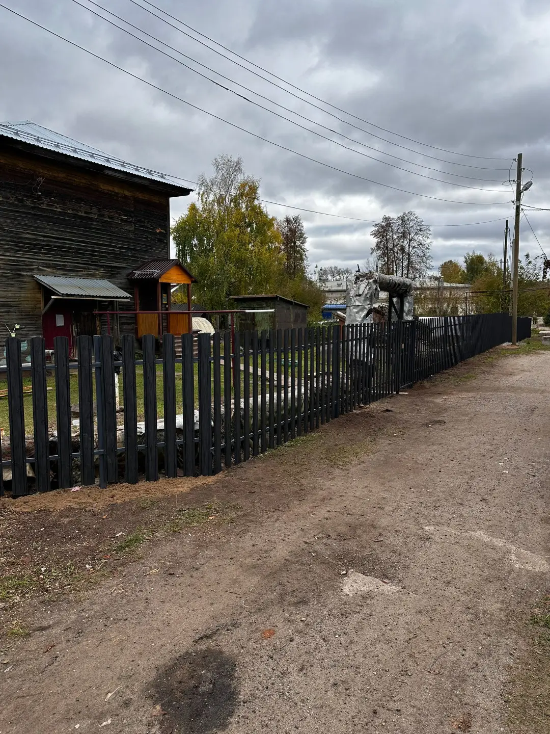 Забор из евроштакетника 63м Черное Дерево 3D Принтек фото 3 в Тольятти