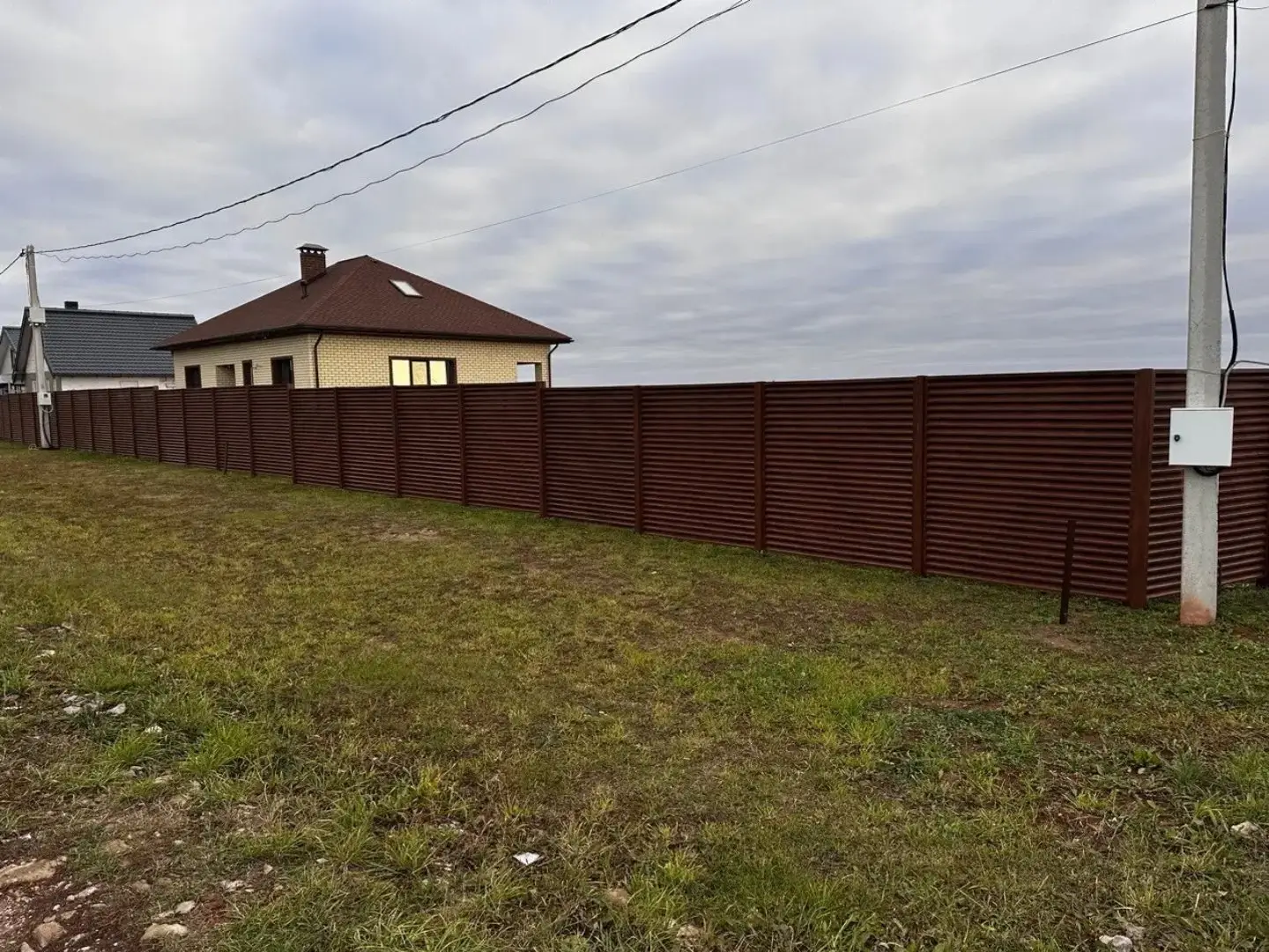 Забор-жалюзи из ламелей ЭКО-Z 58м Темный Дуб 3D Принтек фото 2 в Тольятти